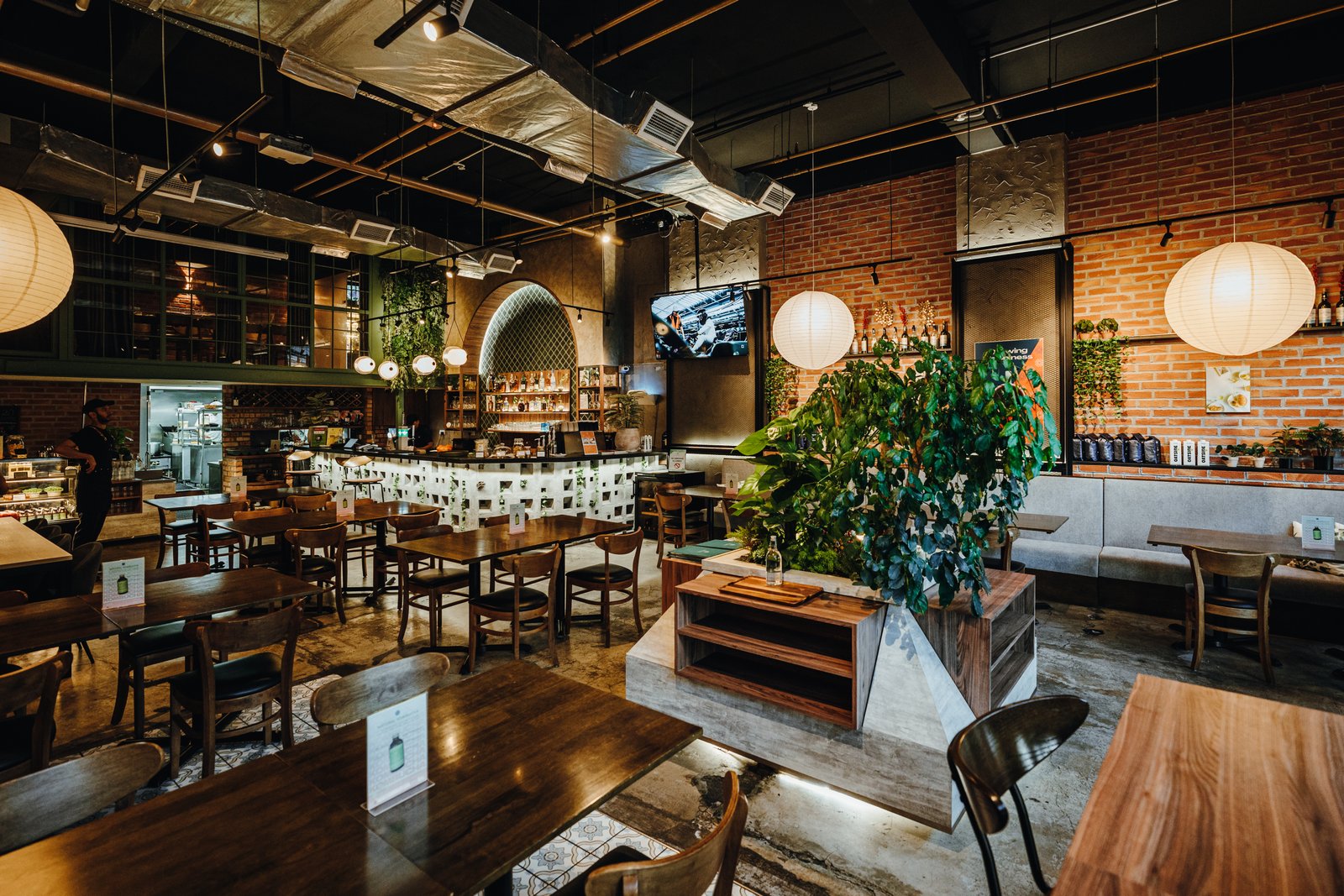 Muska KL dining room
